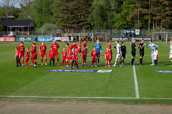 Match i Ettan Södra Mellan Torslanda IK och FC Trollhättan