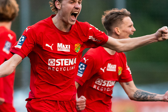 Match i Ettan Södra Mellan Torslanda IK och Oskarshamns AIK
