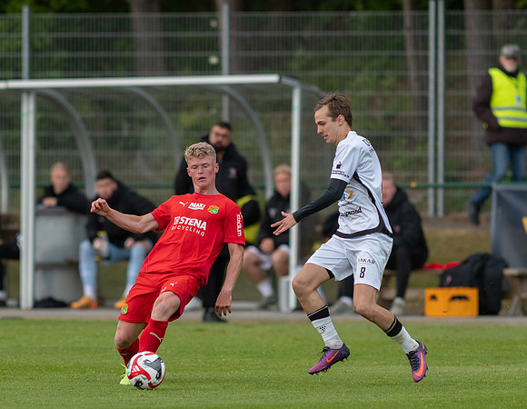 Match i Ettan Södra Mellan Torslanda IK och FC Trollhättan