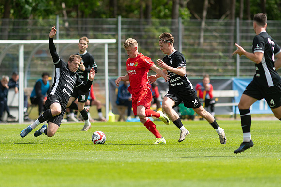 Match i Ettan Södra Mellan Torslanda IK och Ariana FC