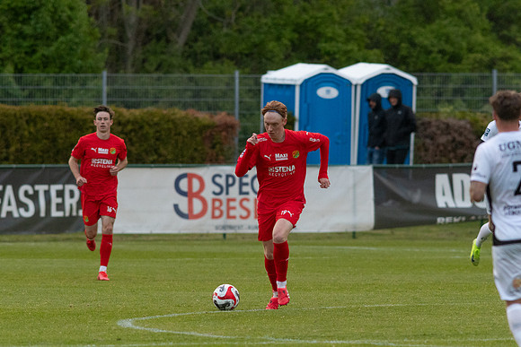 Match i Ettan Södra Mellan Torslanda IK och FC Trollhättan