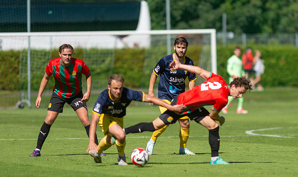 Match i Ettan Södra Mellan Torslanda IK och Torns IF