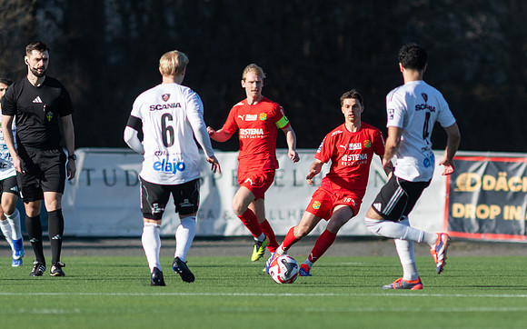 Match i Ettan Södra Mellan Torslanda IK och Oskarshamns AIK