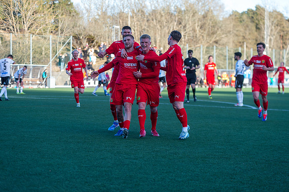 Match i Ettan Södra Mellan Torslanda IK och Oskarshamns AIK