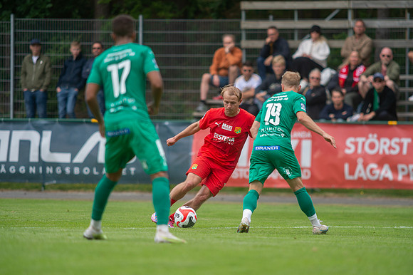 Match i Ettan Södra Mellan Torslanda IK och Ljungskile SK
