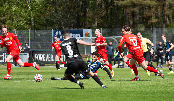 Match i Ettan Södra Mellan Torslanda IK och IFK Skövde FK