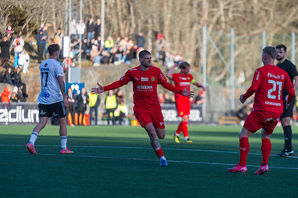 Match i Ettan Södra Mellan Torslanda IK och Oskarshamns AIK