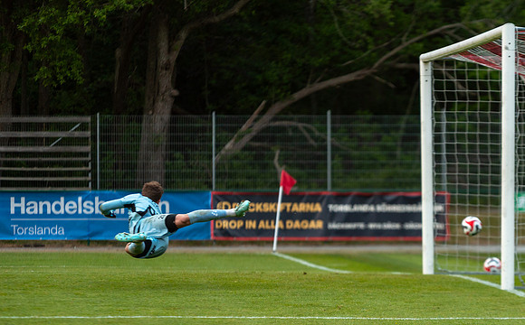 Match i Ettan Södra Mellan Torslanda IK och FC Trollhättan