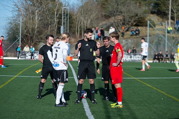 Match i Ettan Södra Mellan Torslanda IK och Oskarshamns AIK