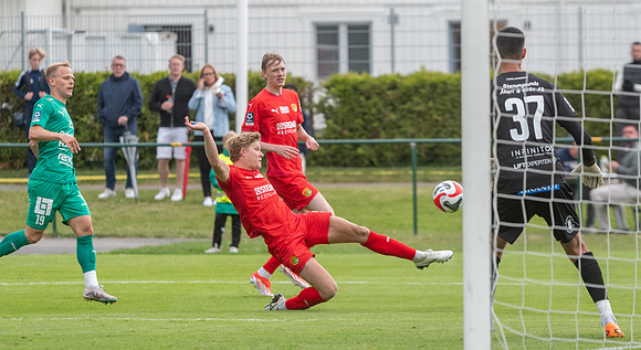 Match i Ettan Södra Mellan Torslanda IK och Ljungskile SK