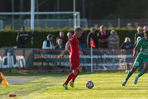 Match i Ettan Södra Mellan Torslanda IK och Ljungskile SK