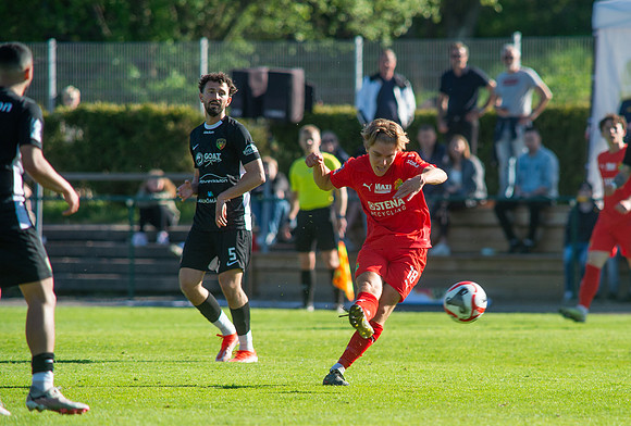Match i Ettan Södra Mellan Torslanda IK och Arianda FC