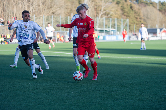 Match i Ettan Södra Mellan Torslanda IK och Oskarshamns AIK