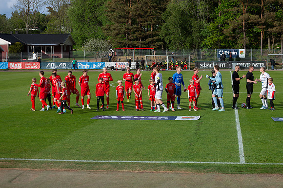 Match i Ettan Södra Mellan Torslanda IK och FC Trollhättan
