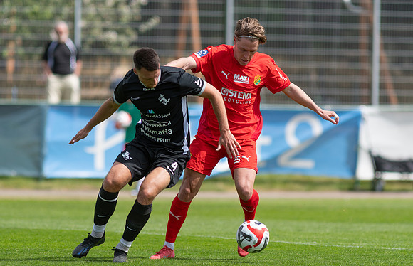 Match i Ettan Södra Mellan Torslanda IK och Ariana FC