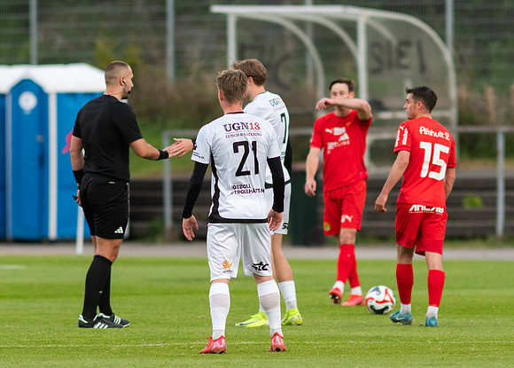Match i Ettan Södra Mellan Torslanda IK och FC Trollhättan