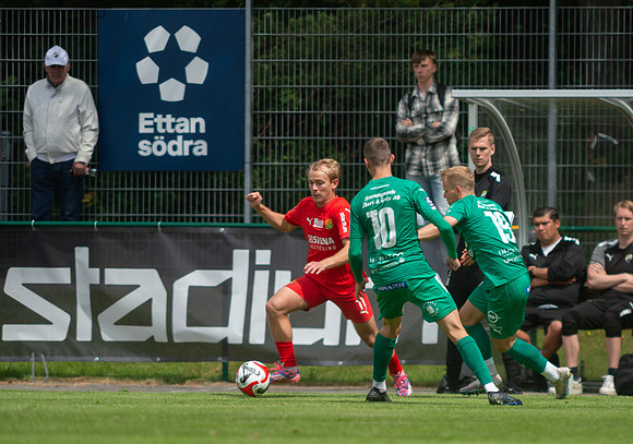 Match i Ettan Södra Mellan Torslanda IK och Ljungskile SK