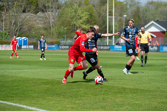 Match i Ettan Södra Mellan Torslanda IK och IFK Skövde FK