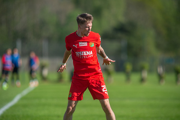 Match i Ettan Södra Mellan Torslanda IK och Arianda FC
