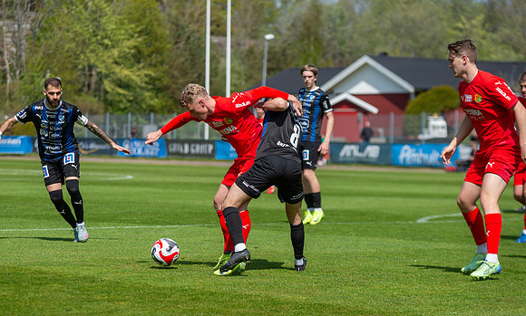 Match i Ettan Södra Mellan Torslanda IK och IFK Skövde FK