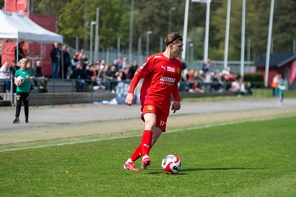 Match i Ettan Södra Mellan Torslanda IK och IFK Skövde FK