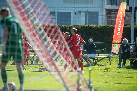 Match i Ettan Södra Mellan Torslanda IK och Arianda FC