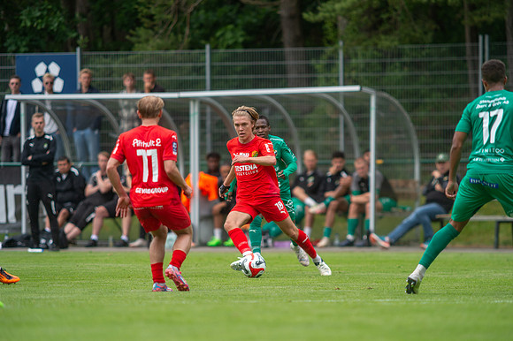 Match i Ettan Södra Mellan Torslanda IK och Ljungskile SK