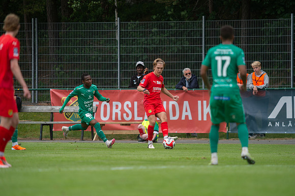Match i Ettan Södra Mellan Torslanda IK och Ljungskile SK
