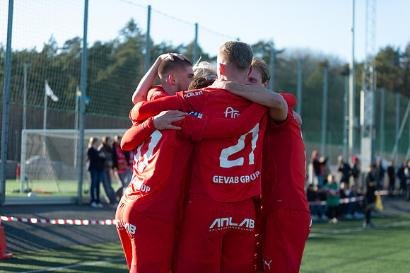 Match i Ettan Södra Mellan Torslanda IK och Oskarshamns AIK