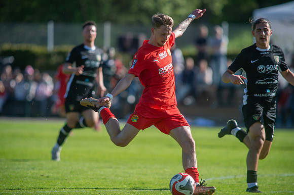 Match i Ettan Södra Mellan Torslanda IK och Arianda FC