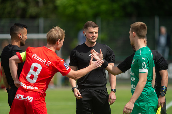 Match i Ettan Södra Mellan Torslanda IK och Ljungskile SK