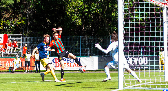 Match i Ettan Södra Mellan Torslanda IK och Torns IF