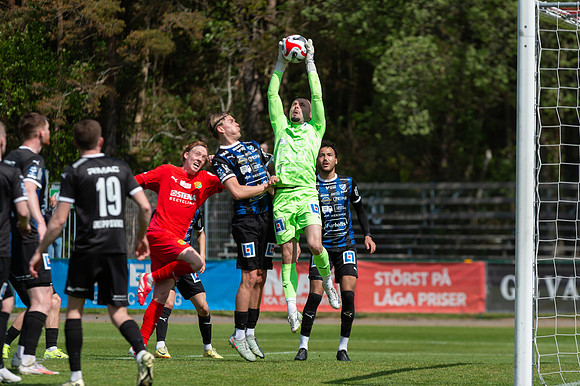 Match i Ettan Södra Mellan Torslanda IK och IFK Skövde FK