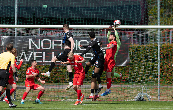 Match i Ettan Södra Mellan Torslanda IK och IFK Skövde FK