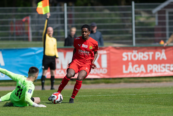 Match i Ettan Södra Mellan Torslanda IK och IFK Skövde FK