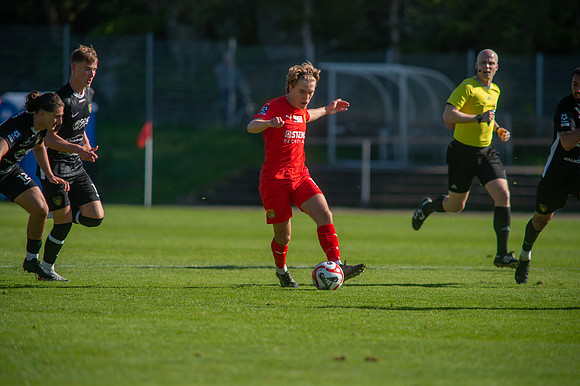 Match i Ettan Södra Mellan Torslanda IK och Arianda FC