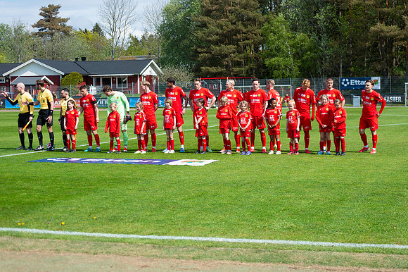 Match i Ettan Södra Mellan Torslanda IK och IFK Skövde FK