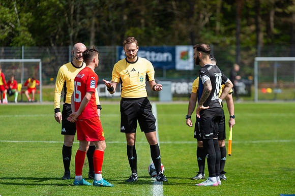 Match i Ettan Södra Mellan Torslanda IK och IFK Skövde FK