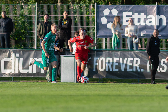 Match i Ettan Södra Mellan Torslanda IK och Ljungskile SK
