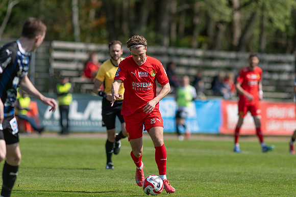 Match i Ettan Södra Mellan Torslanda IK och IFK Skövde FK