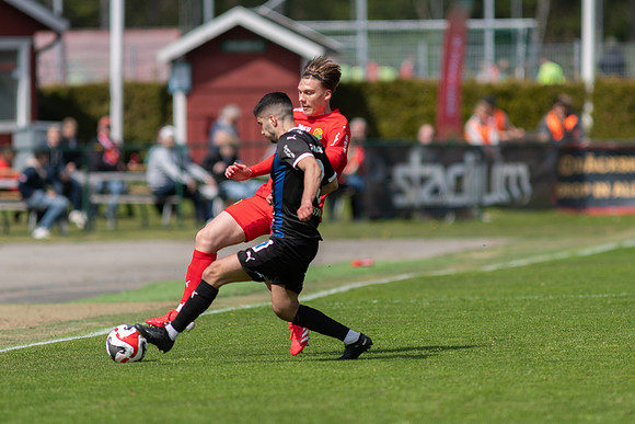 Match i Ettan Södra Mellan Torslanda IK och IFK Skövde FK