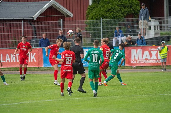 Match i Ettan Södra Mellan Torslanda IK och Ljungskile SK