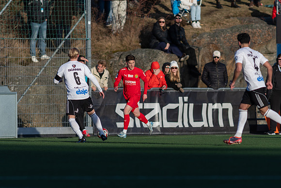Match i Ettan Södra Mellan Torslanda IK och Oskarshamns AIK