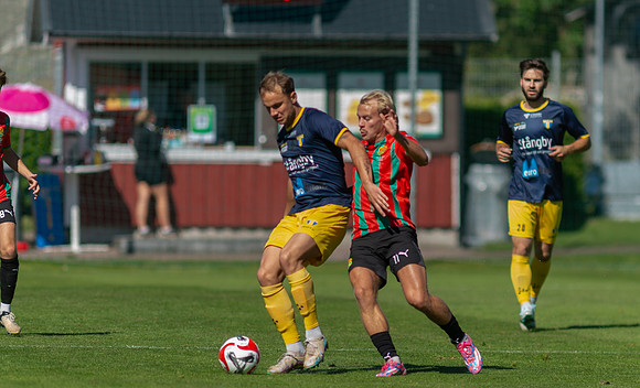 Match i Ettan Södra Mellan Torslanda IK och Torns IF