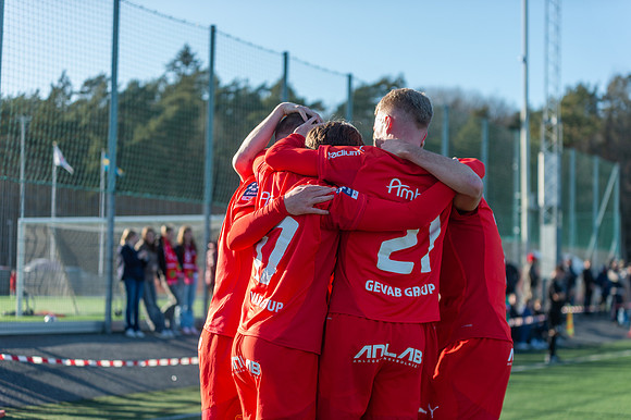Match i Ettan Södra Mellan Torslanda IK och Oskarshamns AIK