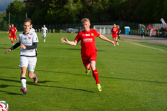 Match i Ettan Södra Mellan Torslanda IK och FC Trollhättan