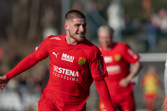 Match i Ettan Södra Mellan Torslanda IK och Oskarshamns AIK