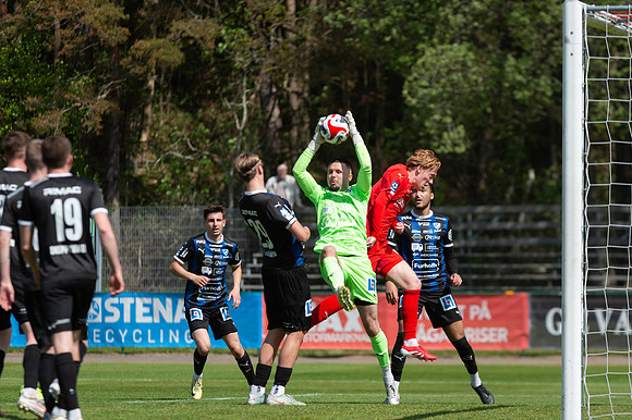 Match i Ettan Södra Mellan Torslanda IK och IFK Skövde FK