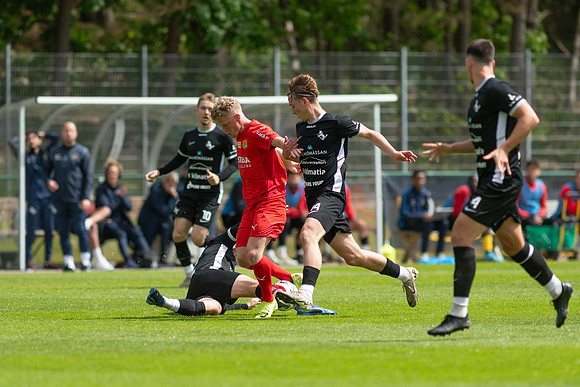 Match i Ettan Södra Mellan Torslanda IK och Ariana FC