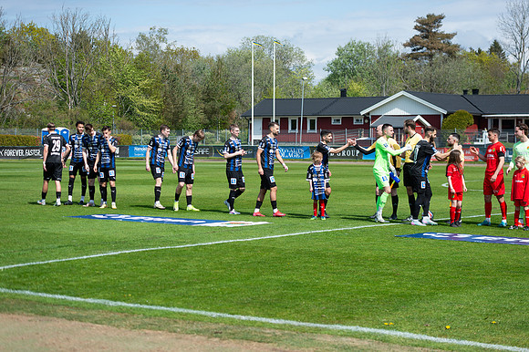Match i Ettan Södra Mellan Torslanda IK och IFK Skövde FK